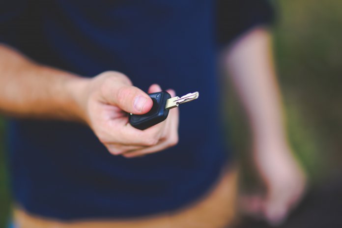 blur-car-key-close-up-6097