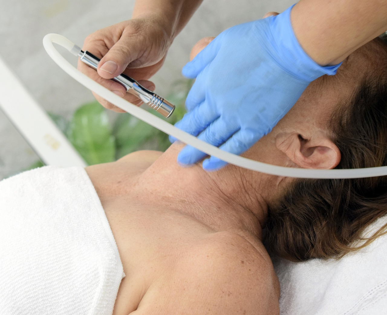 Mezoterapia głowy: Jak działa i dlaczego warto ją rozważyć dla zdrowych włosów?